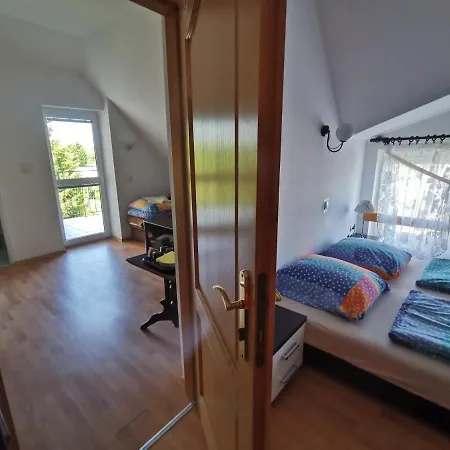 Bed & Breakfast Dom Wczasowy Maja Dzwirzyno
