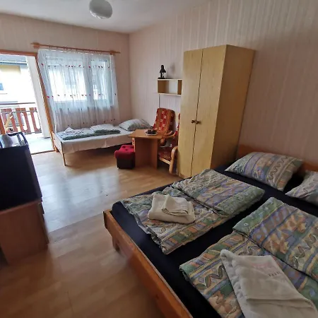 Dom Wczasowy Maja Bed & Breakfast