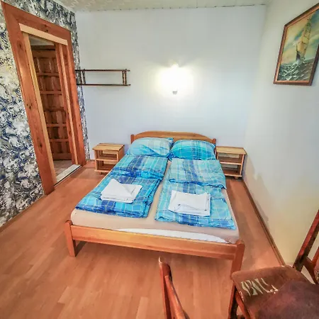 Dom Wczasowy Maja Bed & Breakfast
