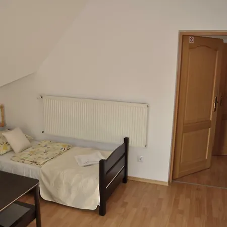 לינה וארוחת בוקר Maja